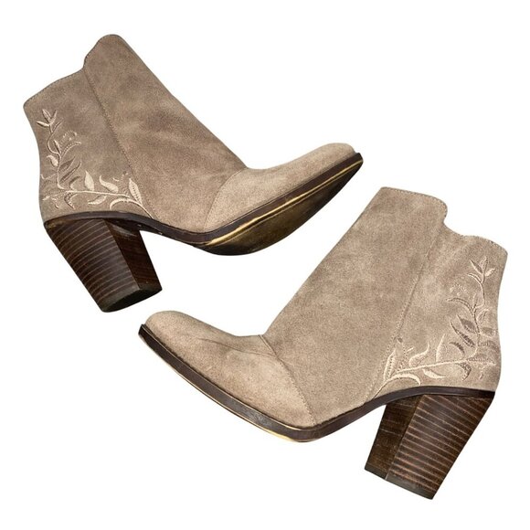 Lucky Brand Eleanor Taupe Suede leather Ankle Boots Embroidered Detail Stacked 9 - Picture 8 of 13